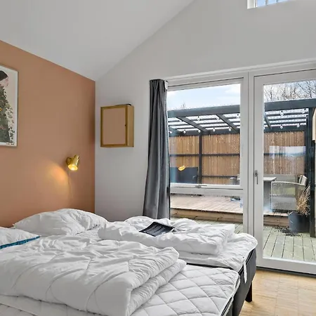 בית נופש Haderslev With Hot Tub Vii הדרסלב