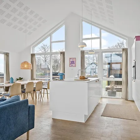 בית נופש Haderslev With Hot Tub Vii הדרסלב