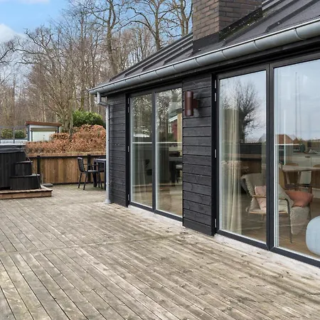 Haderslev With Hot Tub Vii *